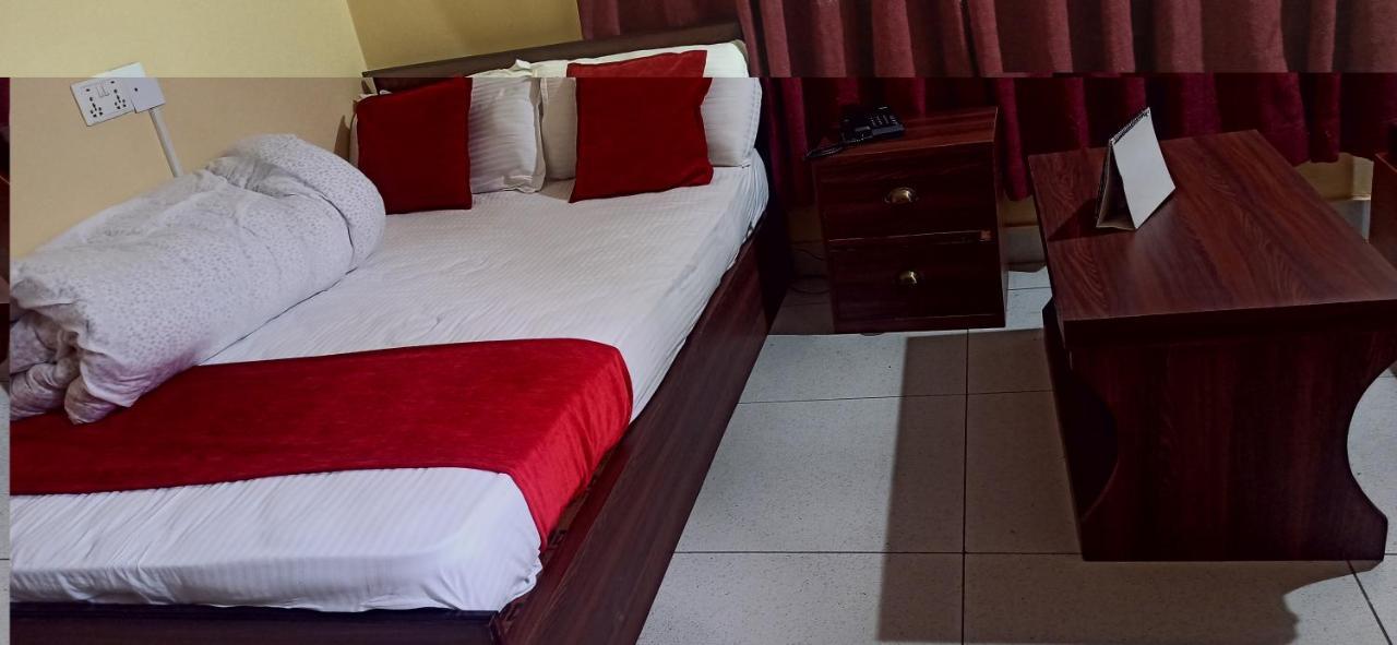 Hotel Royal Chautari, Butwāl Екстериор снимка