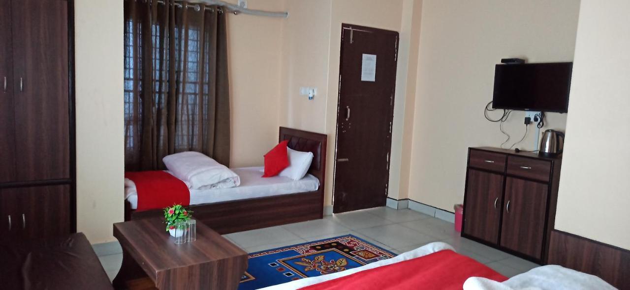 Hotel Royal Chautari, Butwāl Екстериор снимка