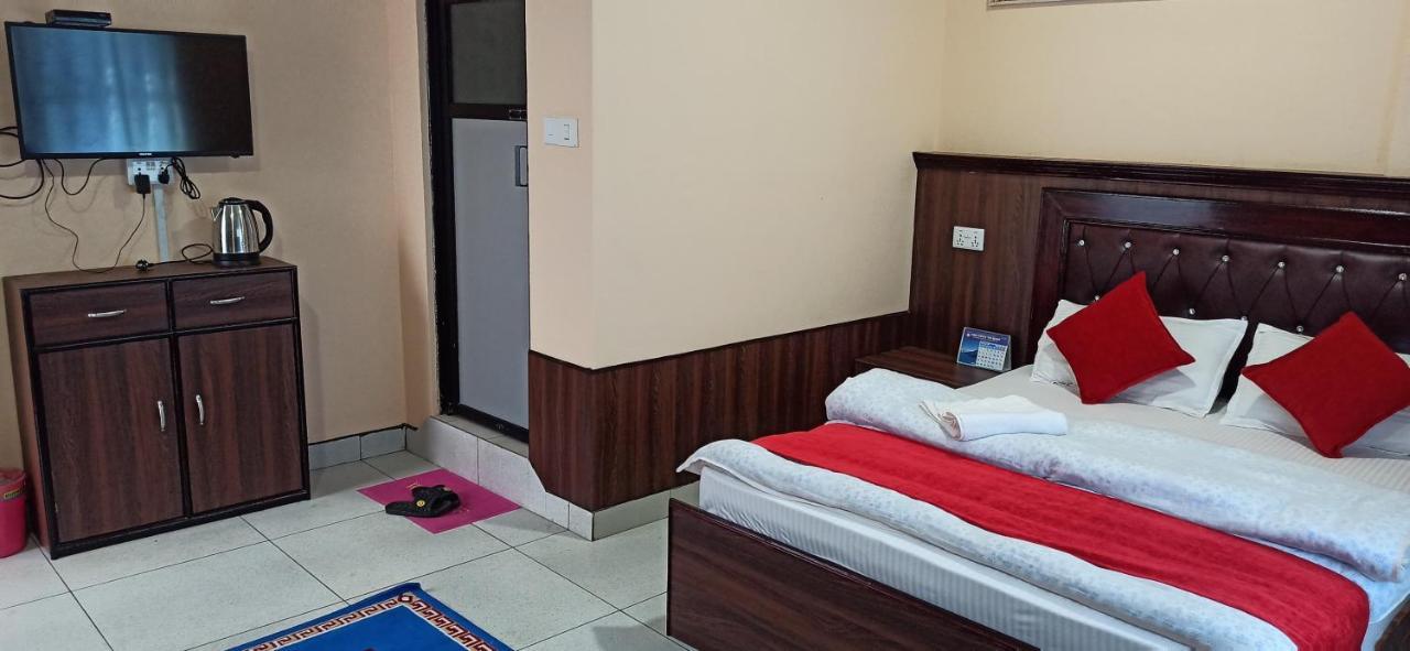 Hotel Royal Chautari, Butwāl Екстериор снимка
