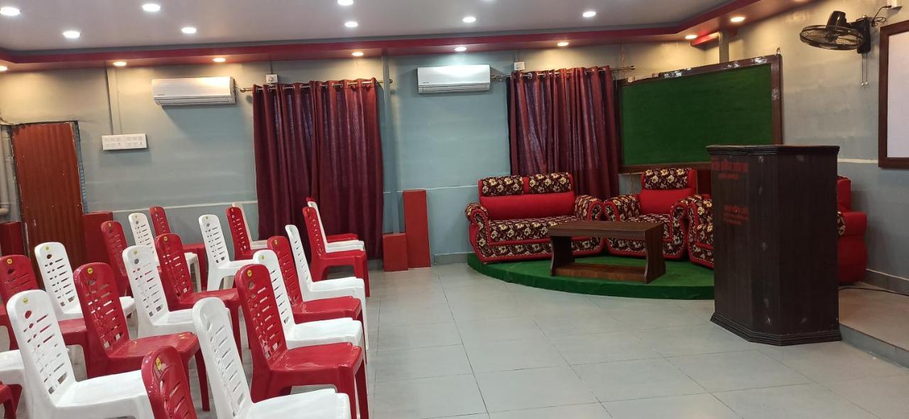 Hotel Royal Chautari, Butwāl Екстериор снимка